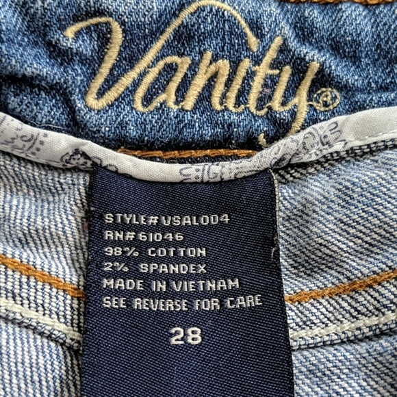 Shorts - Picture 2 of 5